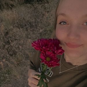 Meet your Posher, Abigail